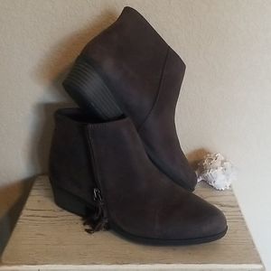 Clarks Comfort Womans Leather Booties
